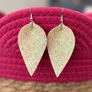 Glittering Cream Teardrop Earrings